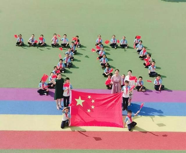 哪些英文电影是你觉得“看100遍都不嫌多”的呢？游戏画面